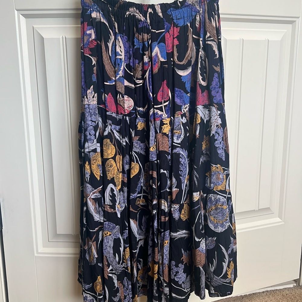 Dark Forest Floral Multicolor Vintage Pleated Skirt, Elastic Waist, Medium Midi